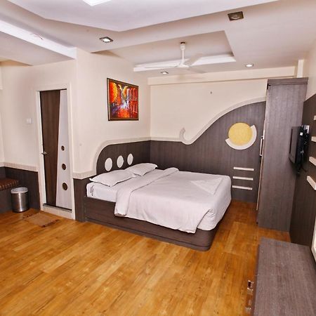 Hotel Vasantham Coimbatore Bagian luar foto