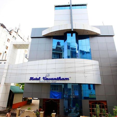 Hotel Vasantham Coimbatore Bagian luar foto