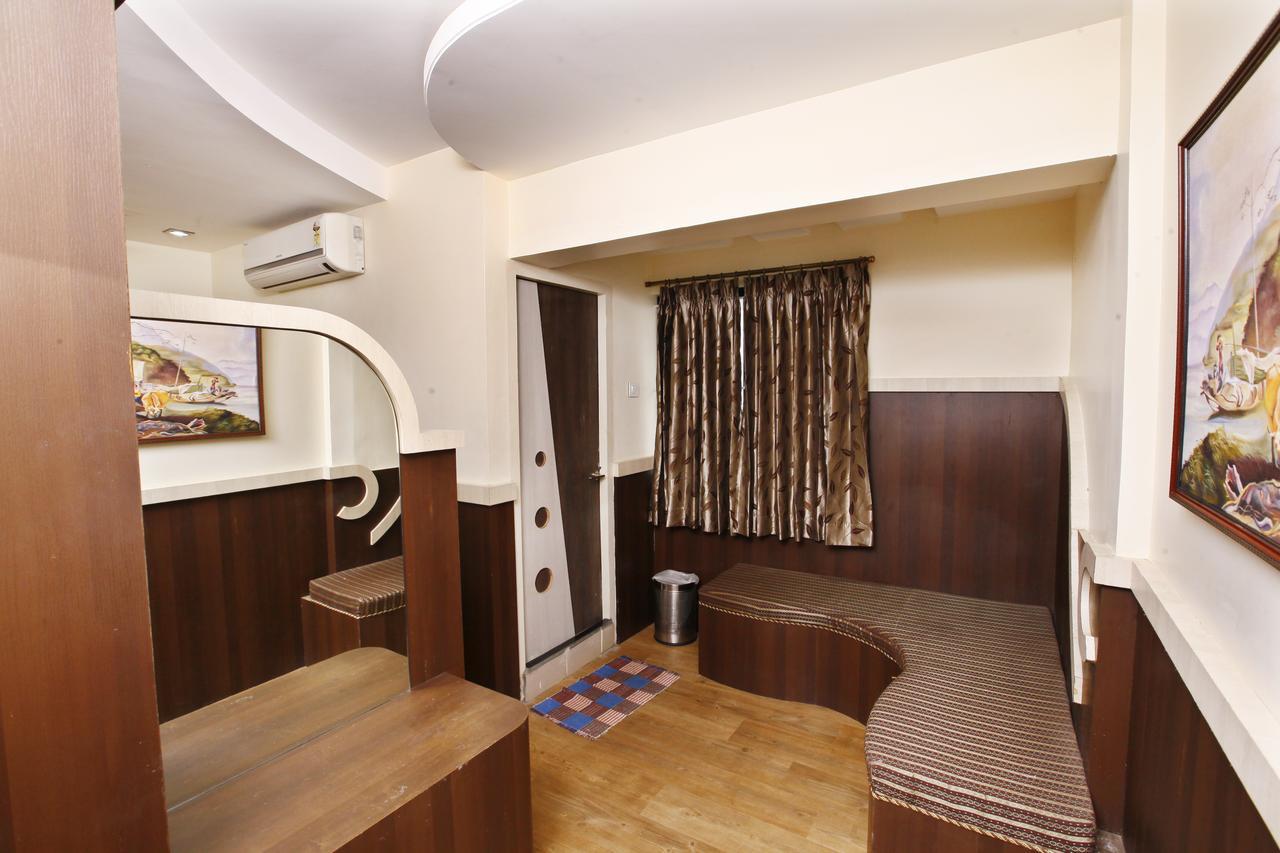 Hotel Vasantham Coimbatore Bagian luar foto