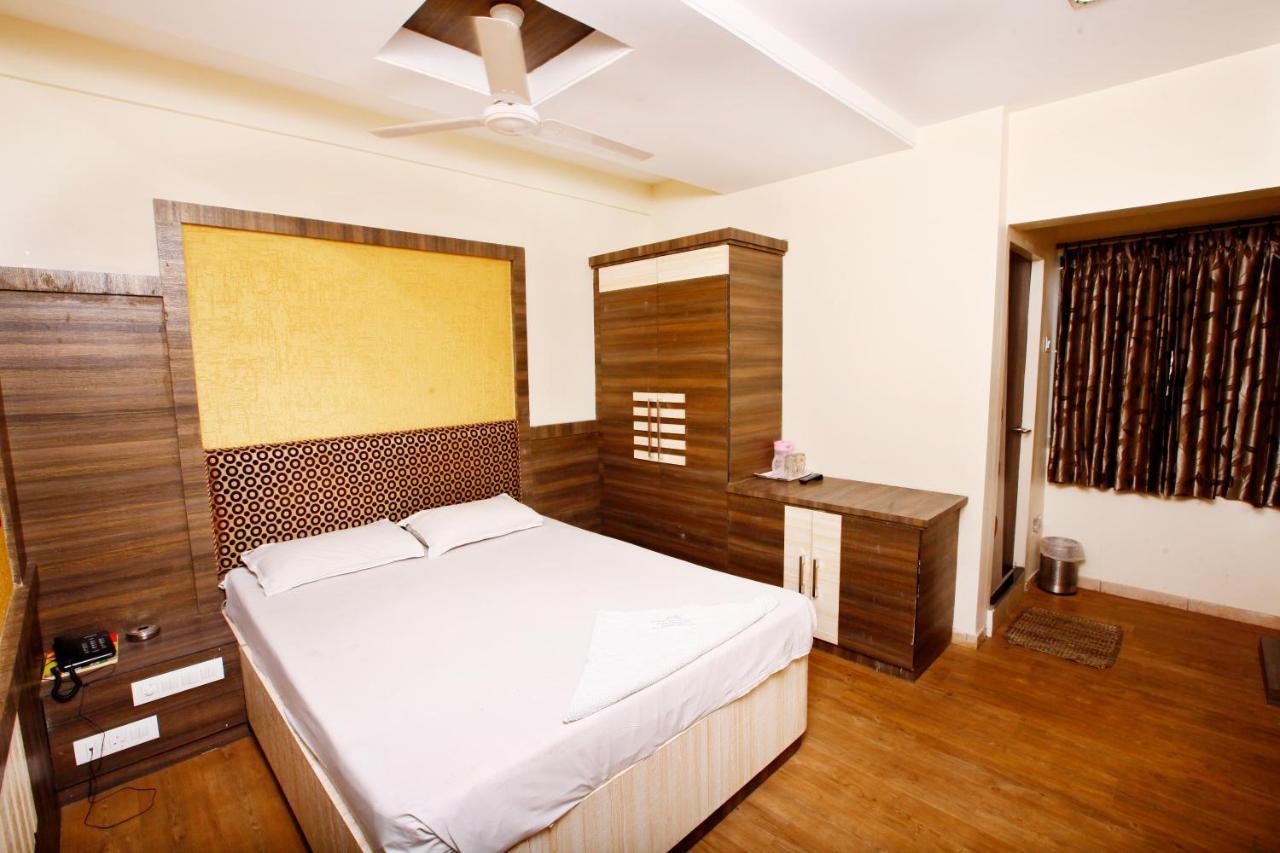 Hotel Vasantham Coimbatore Bagian luar foto