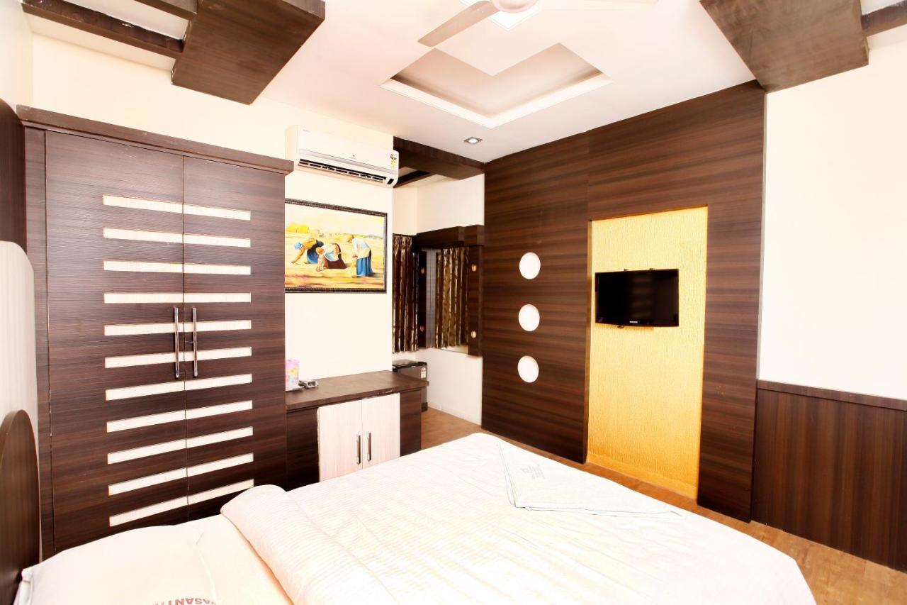 Hotel Vasantham Coimbatore Bagian luar foto