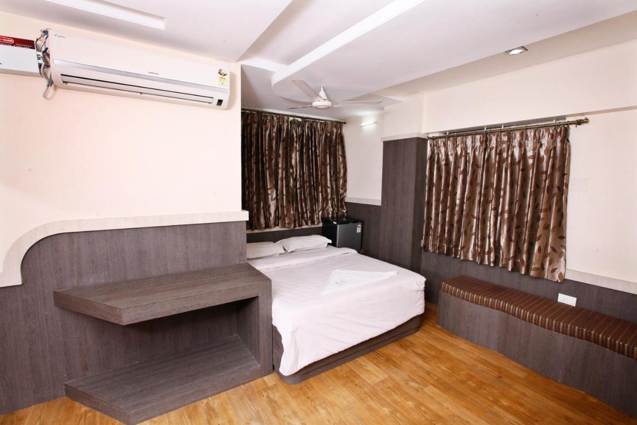 Hotel Vasantham Coimbatore Bagian luar foto