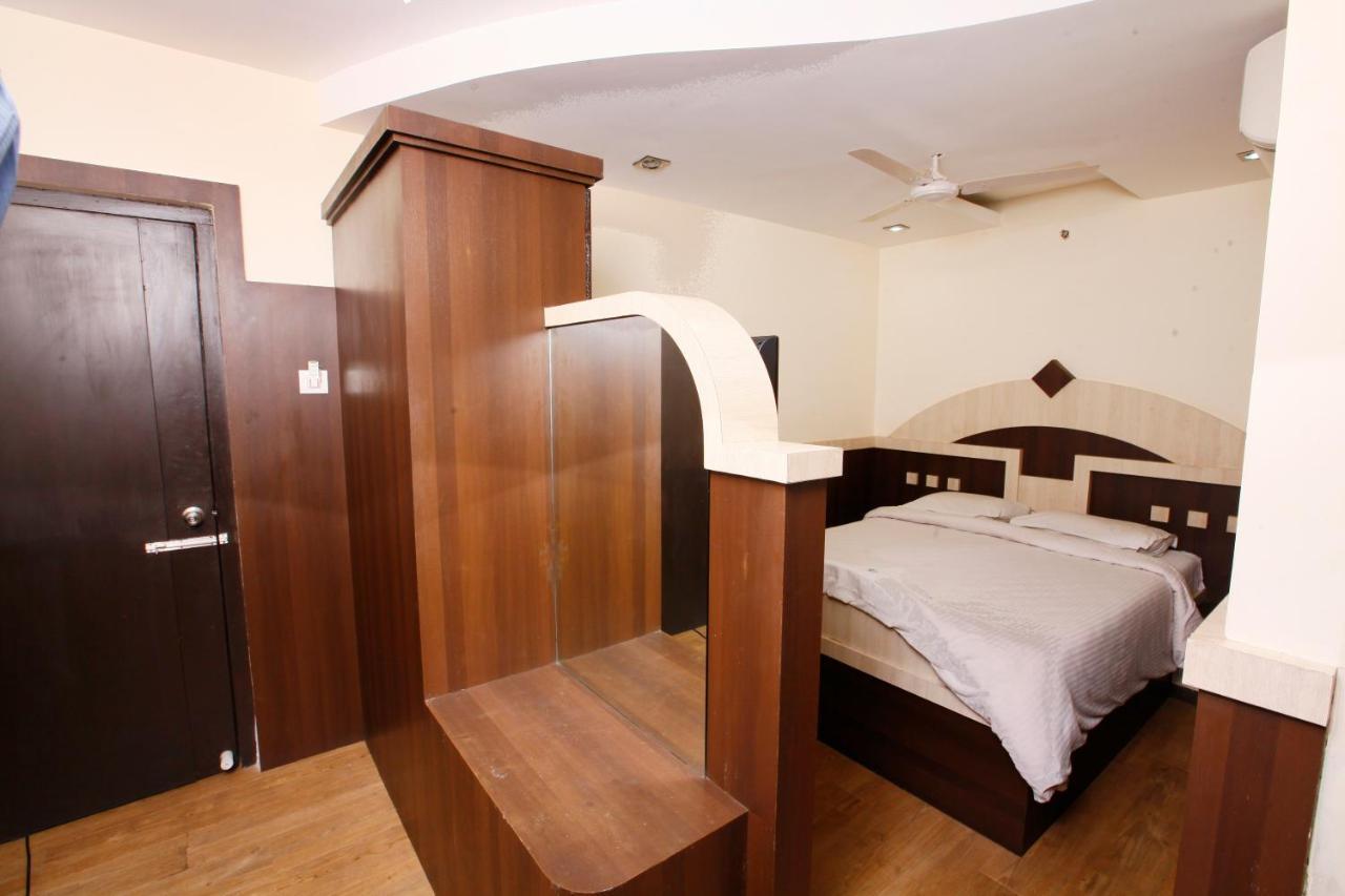 Hotel Vasantham Coimbatore Bagian luar foto